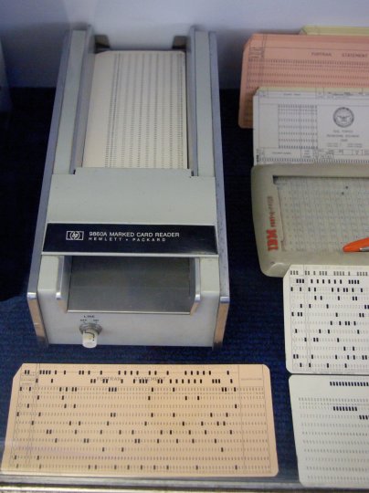 Lecteur de cartes perforées